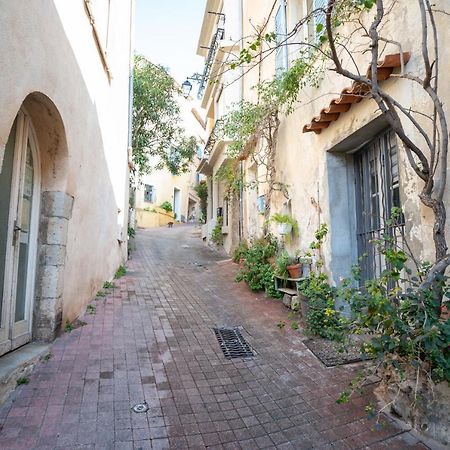 Le Charme Du Medieval Dans Un Appartement Cosy Hyeres Exterior photo