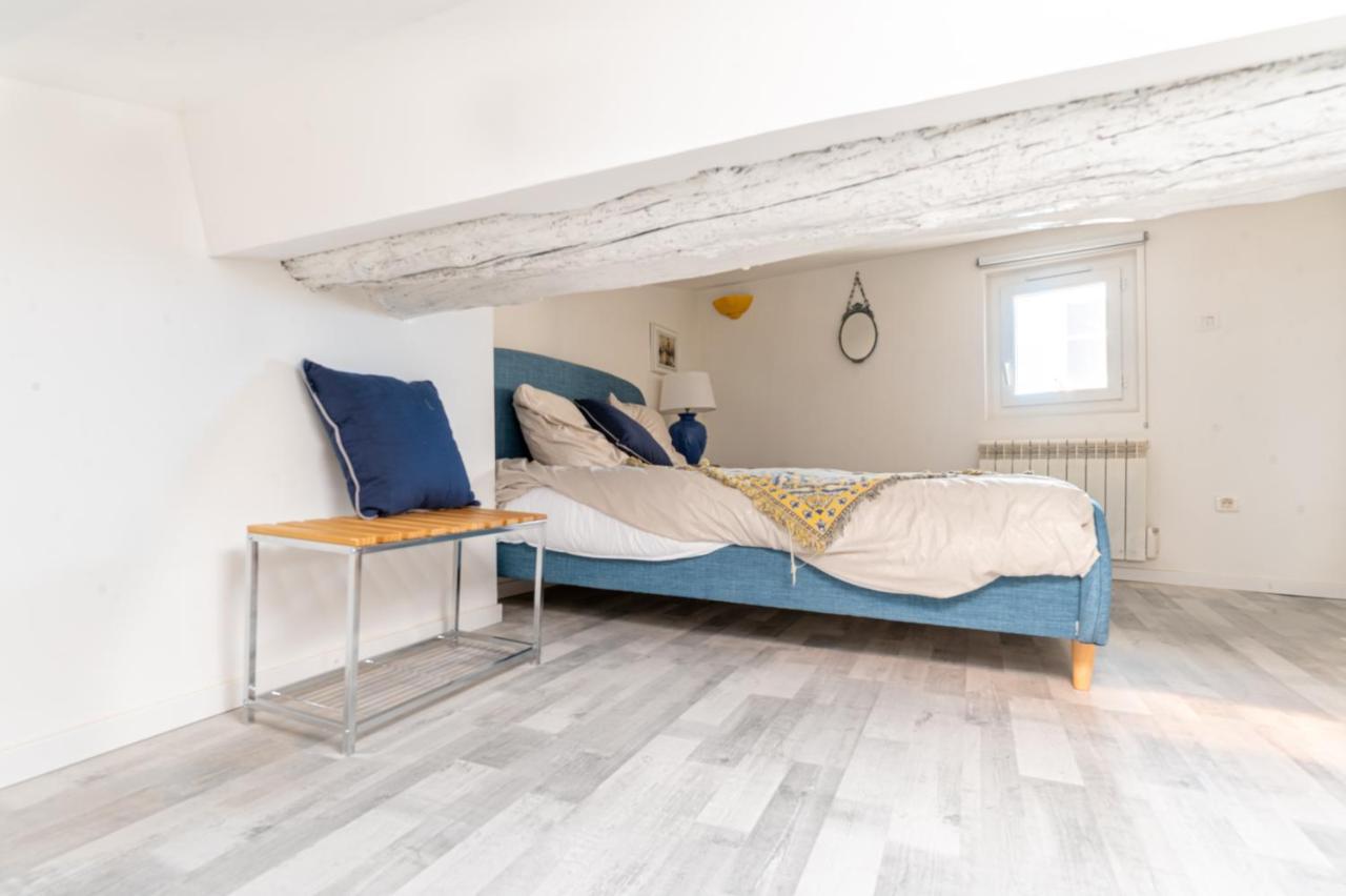 Le Charme Du Medieval Dans Un Appartement Cosy Hyeres Exterior photo
